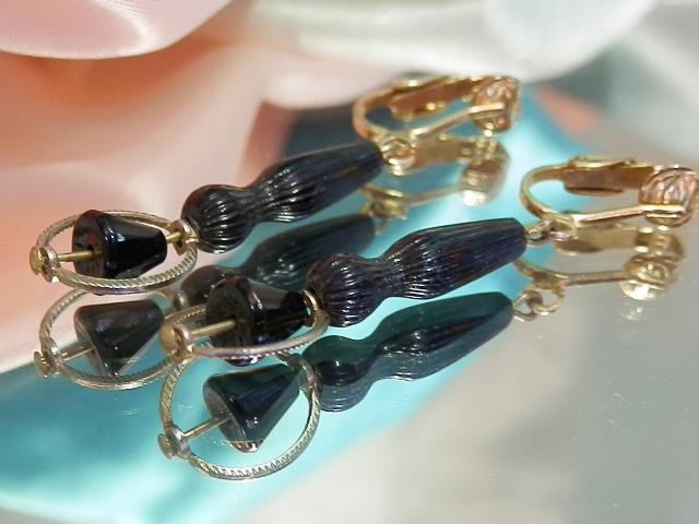 Pretty Vintage 1950 Black Plastic Dangle Earrings           751my