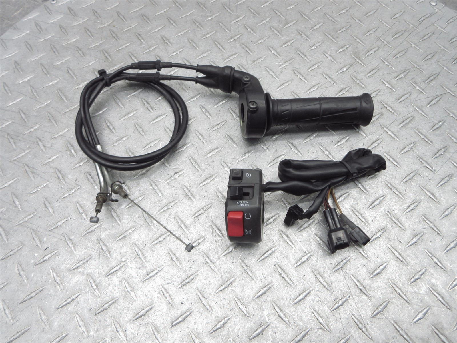 2011 11-15 Kawasaki ZX10R ZX1000 ZX1000D ZX10 Right Switch Throttle Control Grip