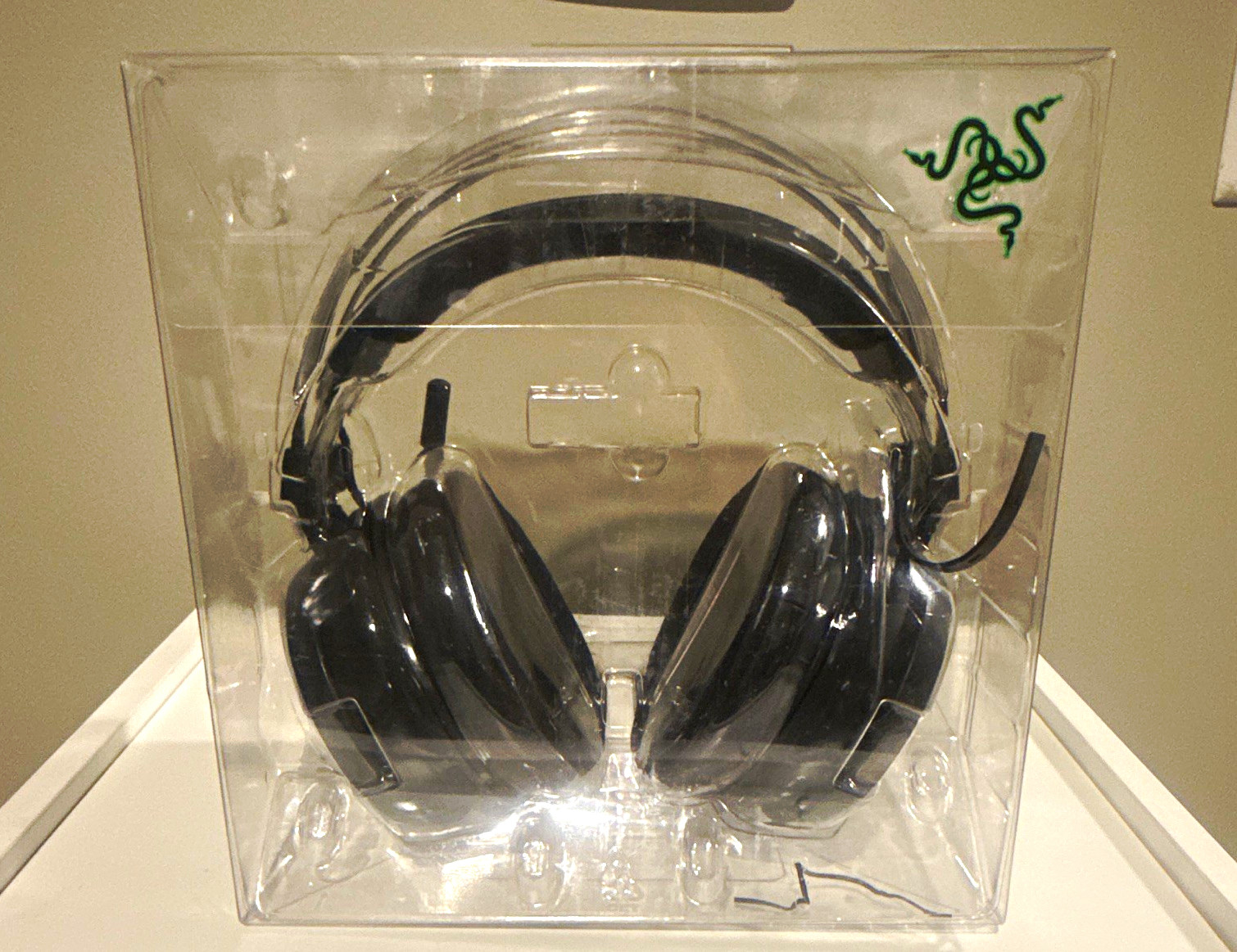 Razer Nari Ultimate Wireless RF Over-Ear Headset Boom Mic Black