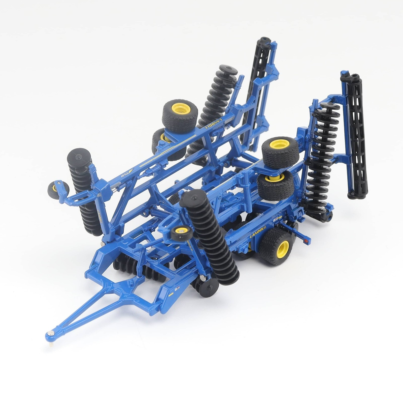 NEW Diecast Masters 1:64 *LANDOLL* Model 7531-29 VT Vertical Tillage Disk NIB!