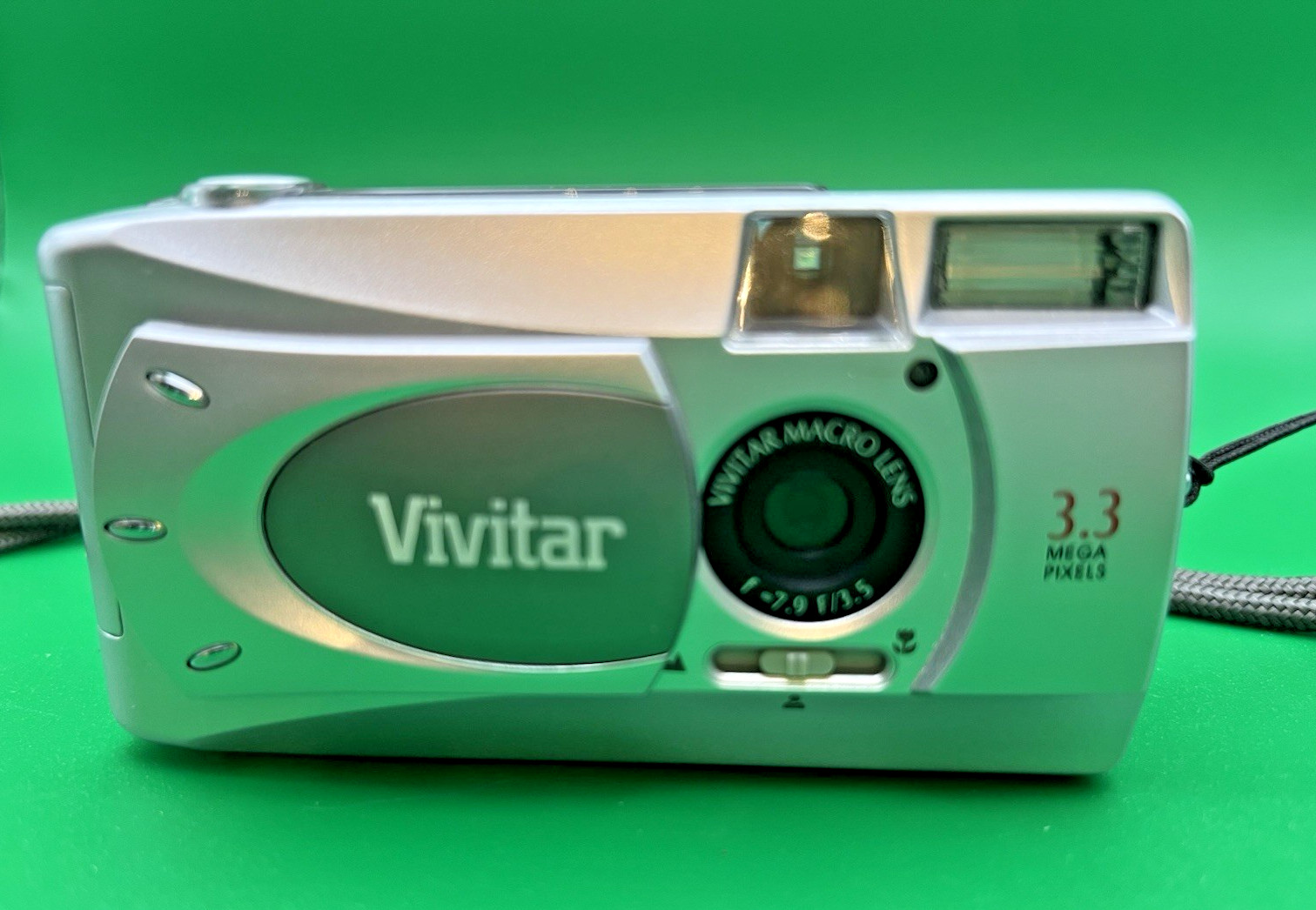 Vivitar ViviCam 3705 3.3MP Digital Camera and 128mb Card w/ USB Cord - TESTED