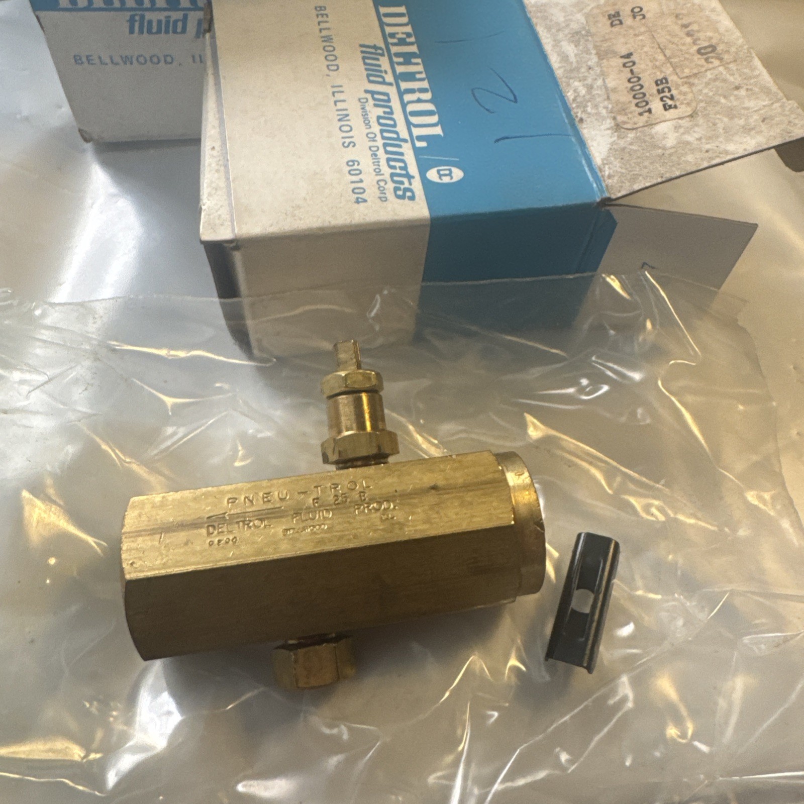 Deltrol Fluid Products F25B 10000-04Manual Brass New In Box Fast Free Shipping