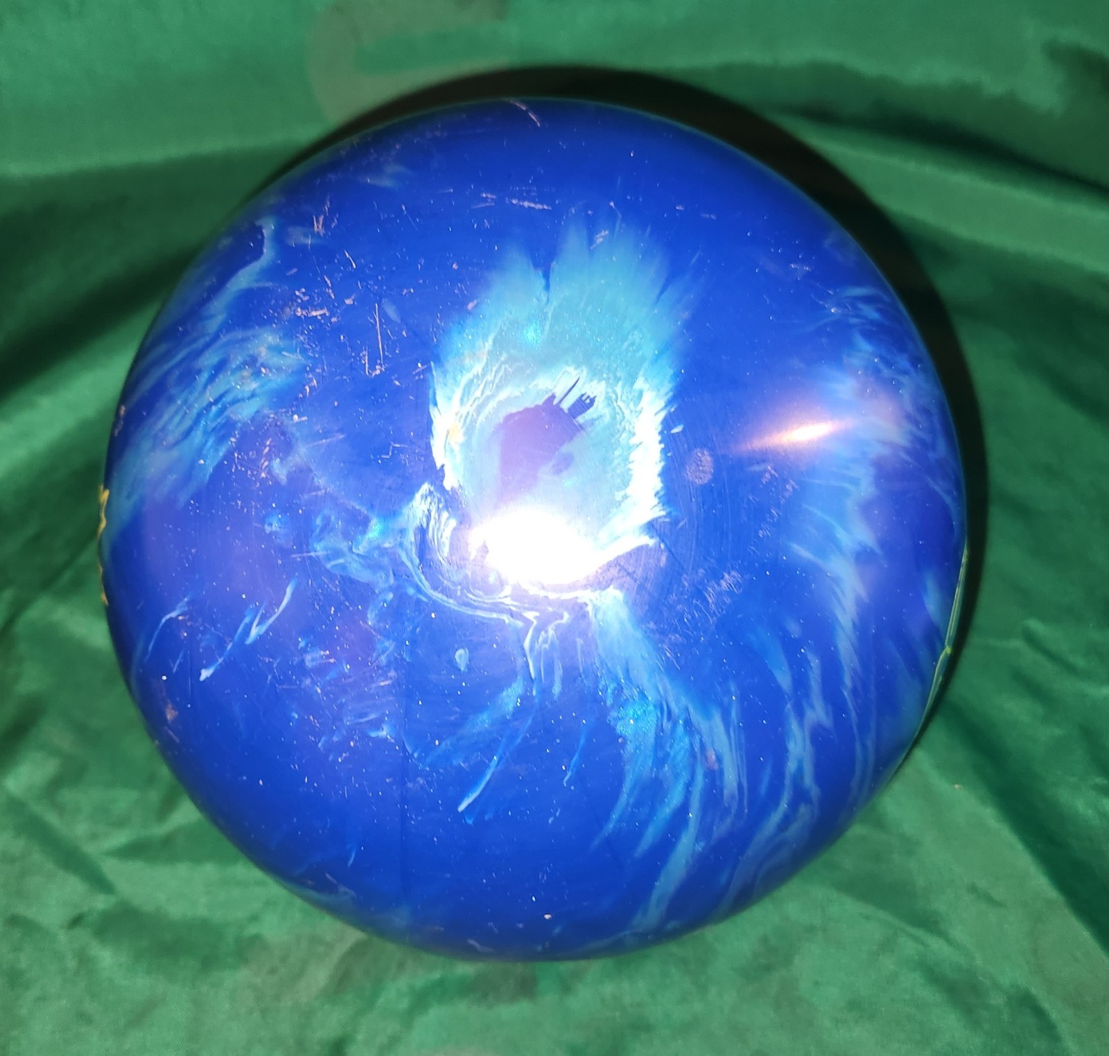 Radical Mass Bias Bowling Ball 15 lbs Preowned Span 4 3/4 Inches
