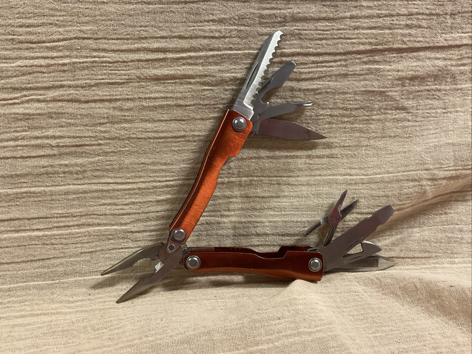 9 Tool Multi Tool Pliers