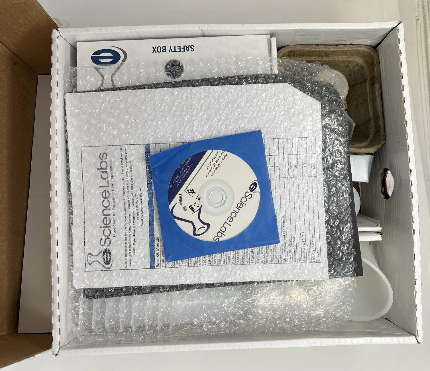 eScience Labs Kit SCI207 COMPLETE WITH BOX DAMAGE SEE PHOTOS