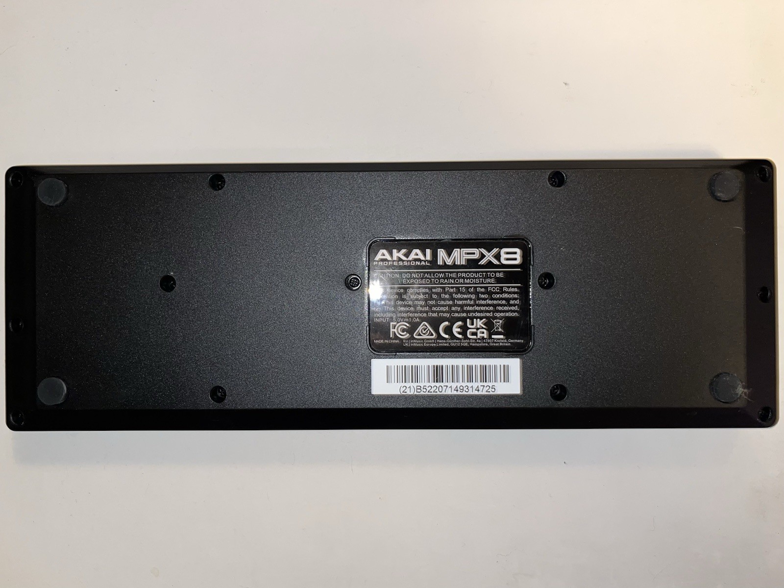 AKAI Professional MPX8 Portable Sample Pad Controller in Box