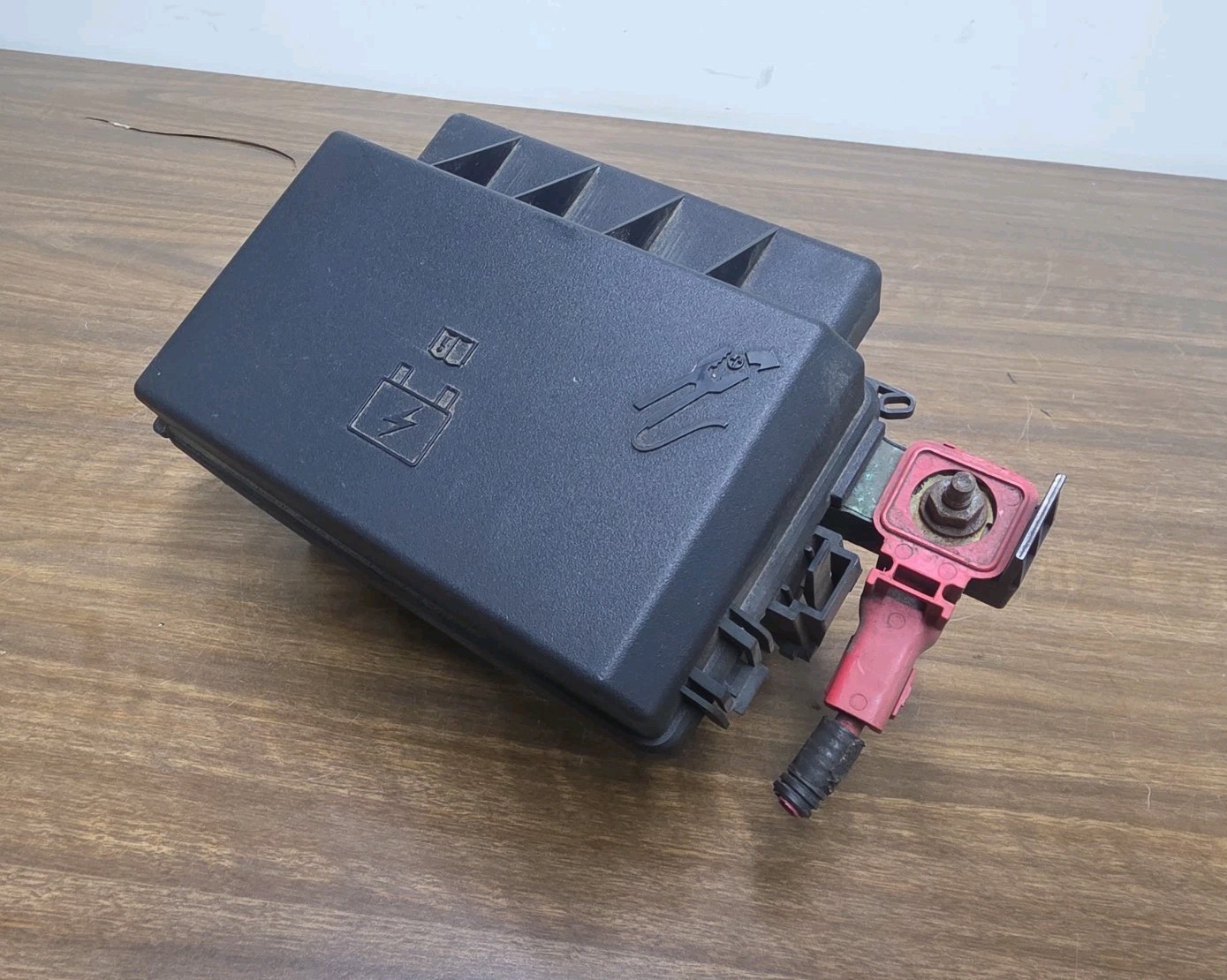 2005 Chrysler 300 TIPM Fuse Relay Box Assembly OEM. 04692027AC 56040698AB