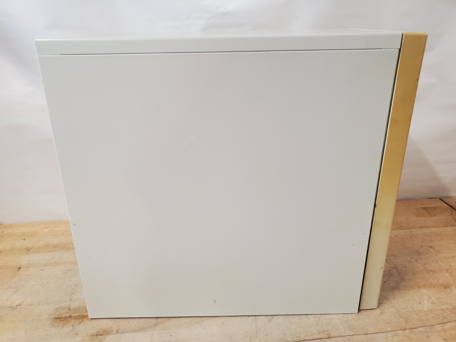 Vintage Elite PC Tower - Turns On