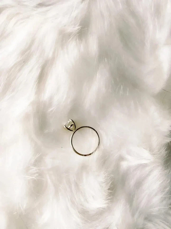 Prong Setting Oval Cut 2.10 Ct Moissanite Engagement Wedding Ring