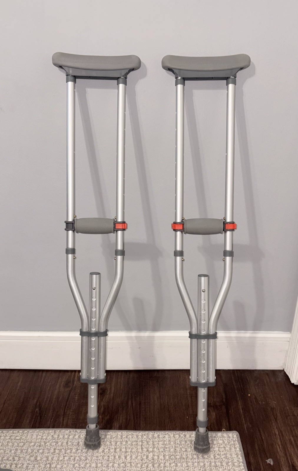 Walgreens Universal Aluminum Lightweight Silver Standard Crutches Adjustable