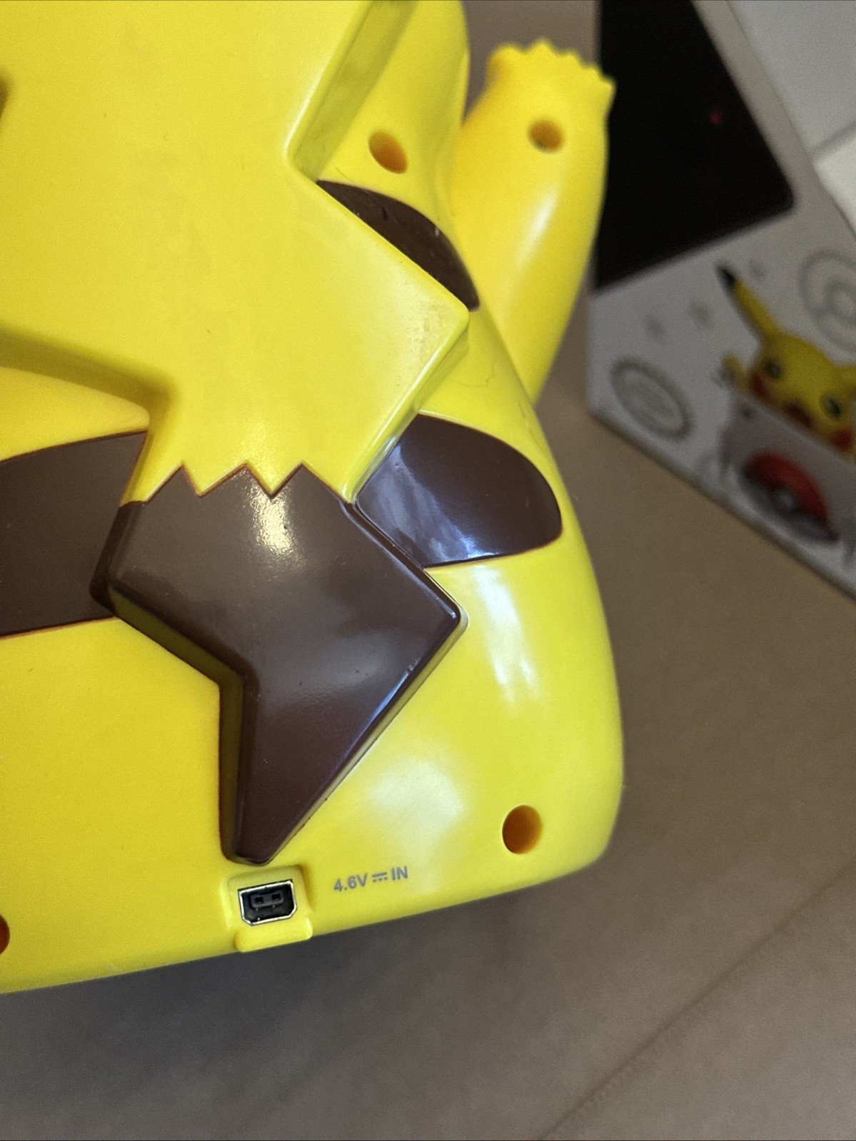 Pokémon Nintendo DSi Pikachu Charge Stand