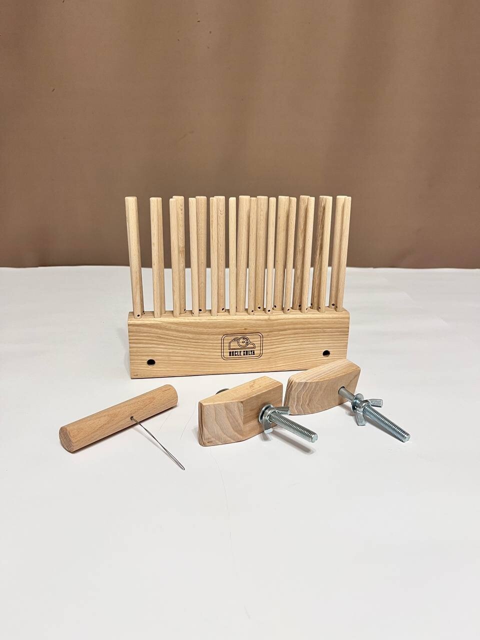 Mini peg loom for easy weaving