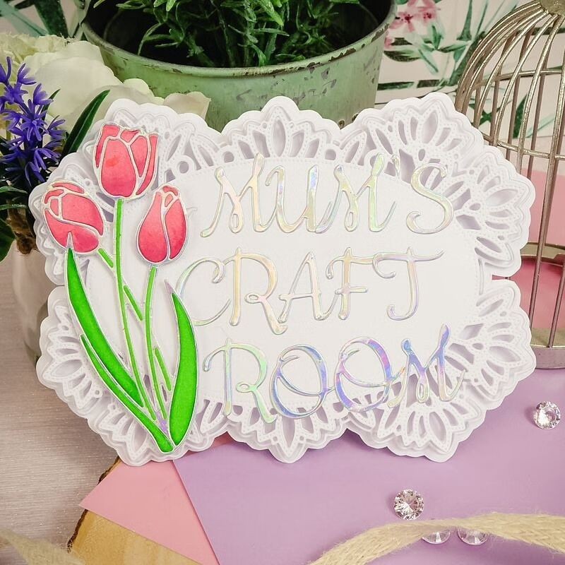 Hunkydory Moonstone Dies - Lace Edged Floral Frame