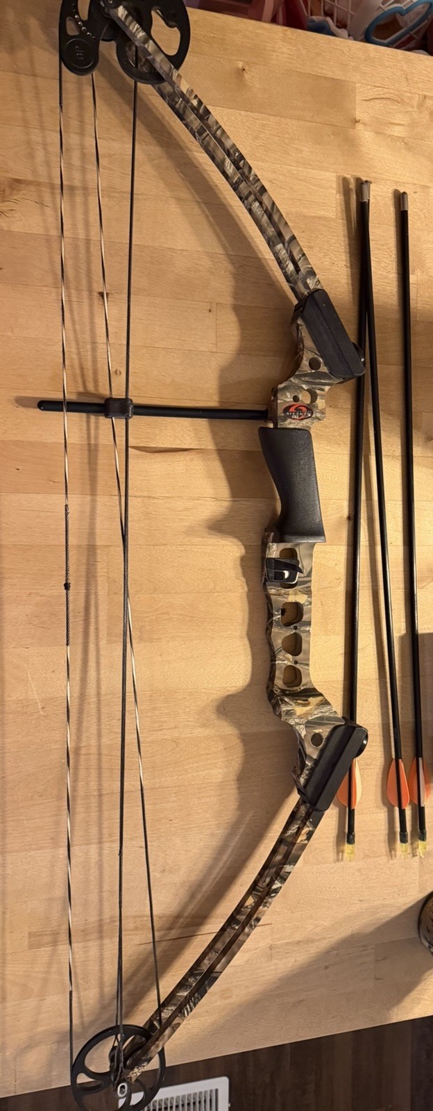 Genesis Pro Compound Bow Camouflage Black for Men & Youth with 3 Arrows 521089