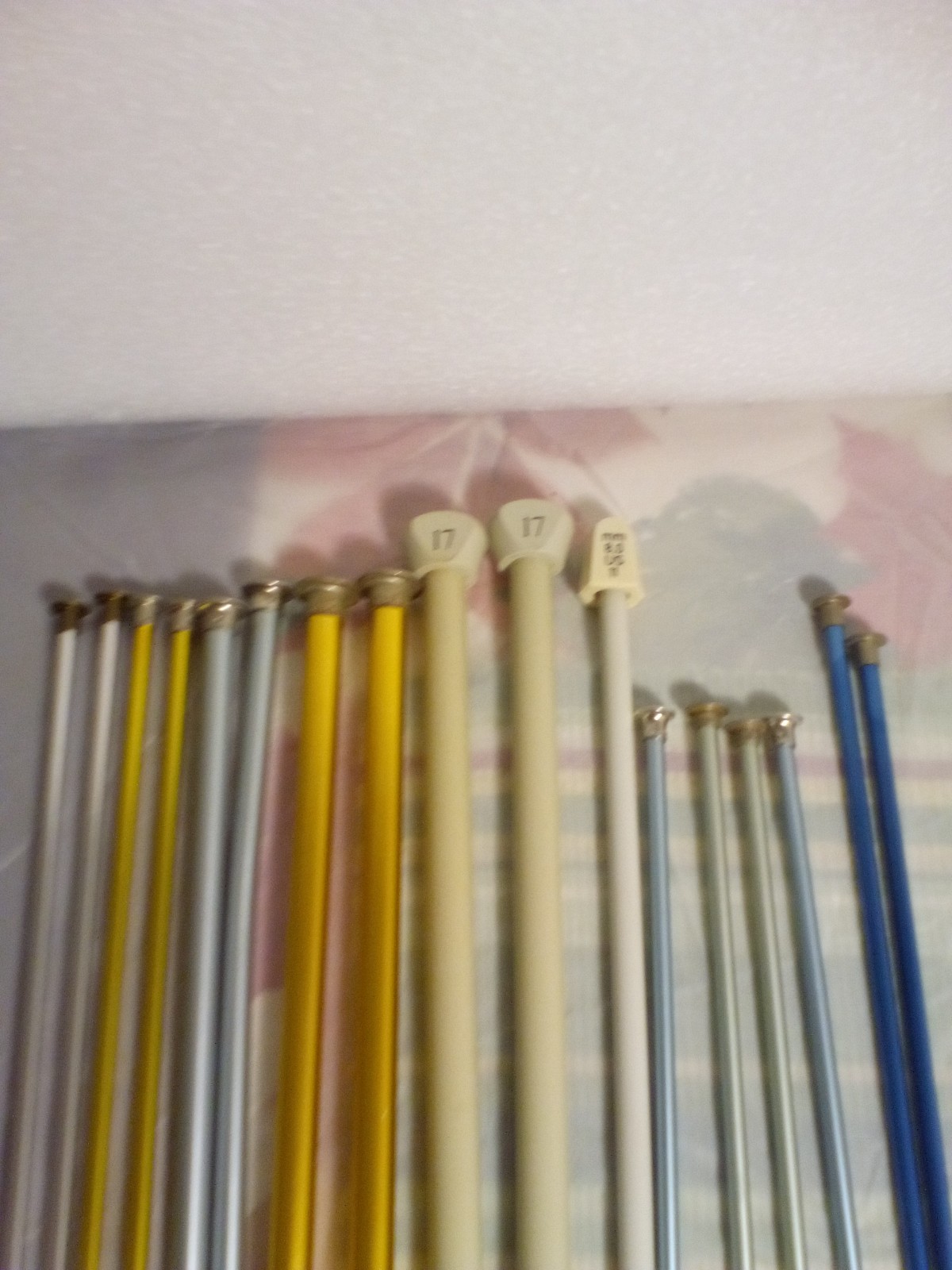 Mixed Lot of 17 Vintage Knitting Needles Metal Aluminum Plastic