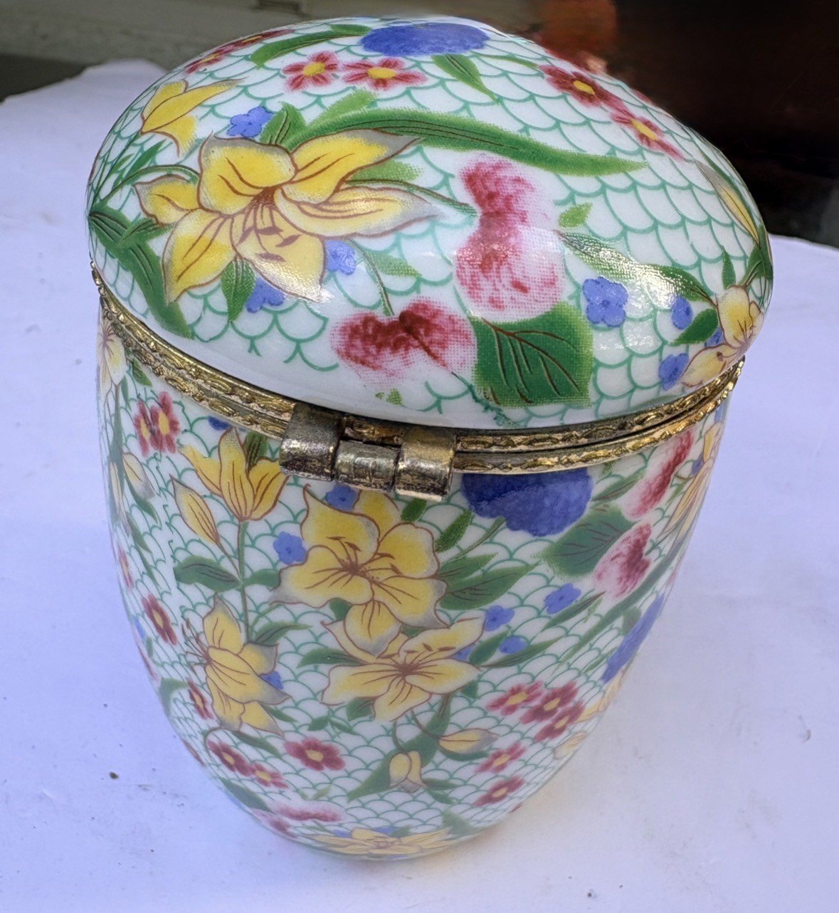 BloomRite Ceramic Canister/Trinket Box, floral w/ gold accents, 4.5 in x 3 in
