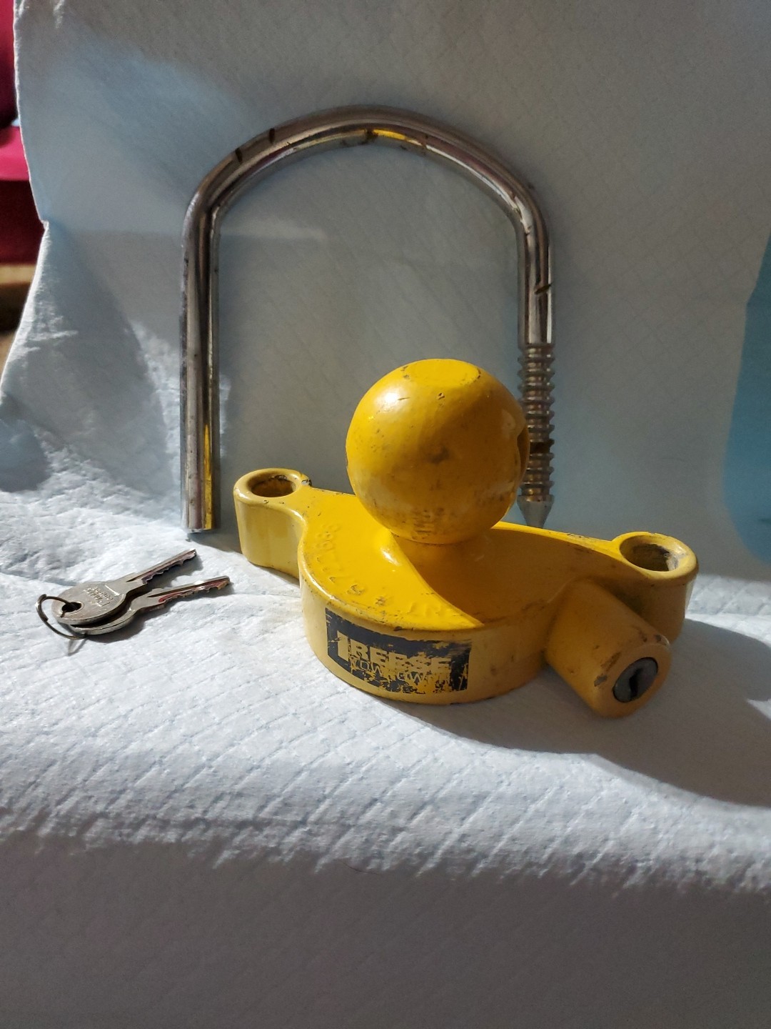 Reese Towpower Universal Tow Hitch Coupler Lock With 2 Keys - Yellow