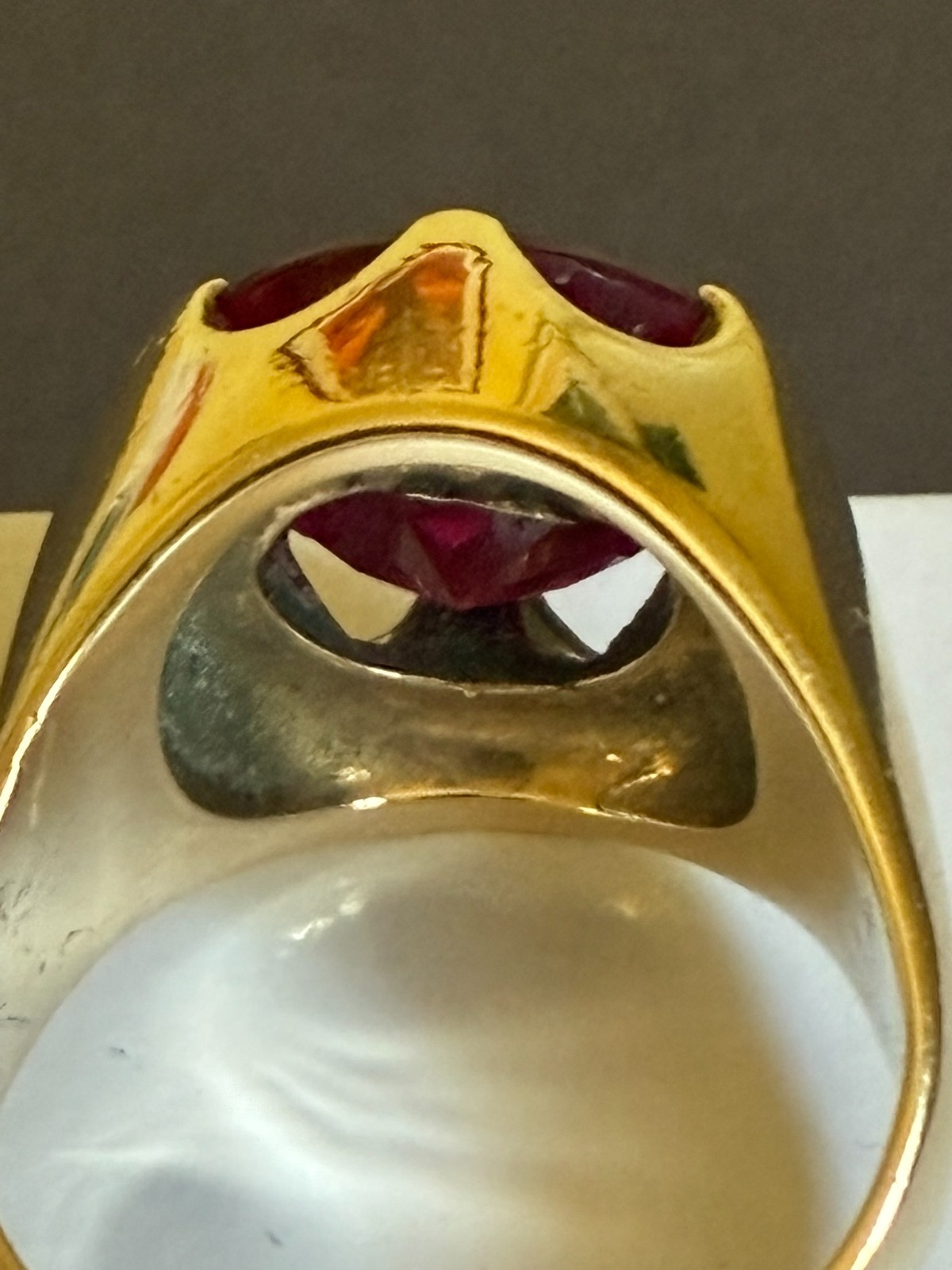 Men's 10K Gold Ring + Lab Created Ruby/Garnet Stone (Preowned)