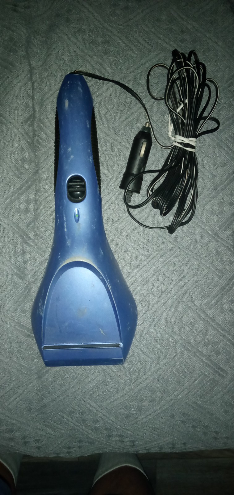 dc powered windshield de-icer | plugs into cigarette lighter