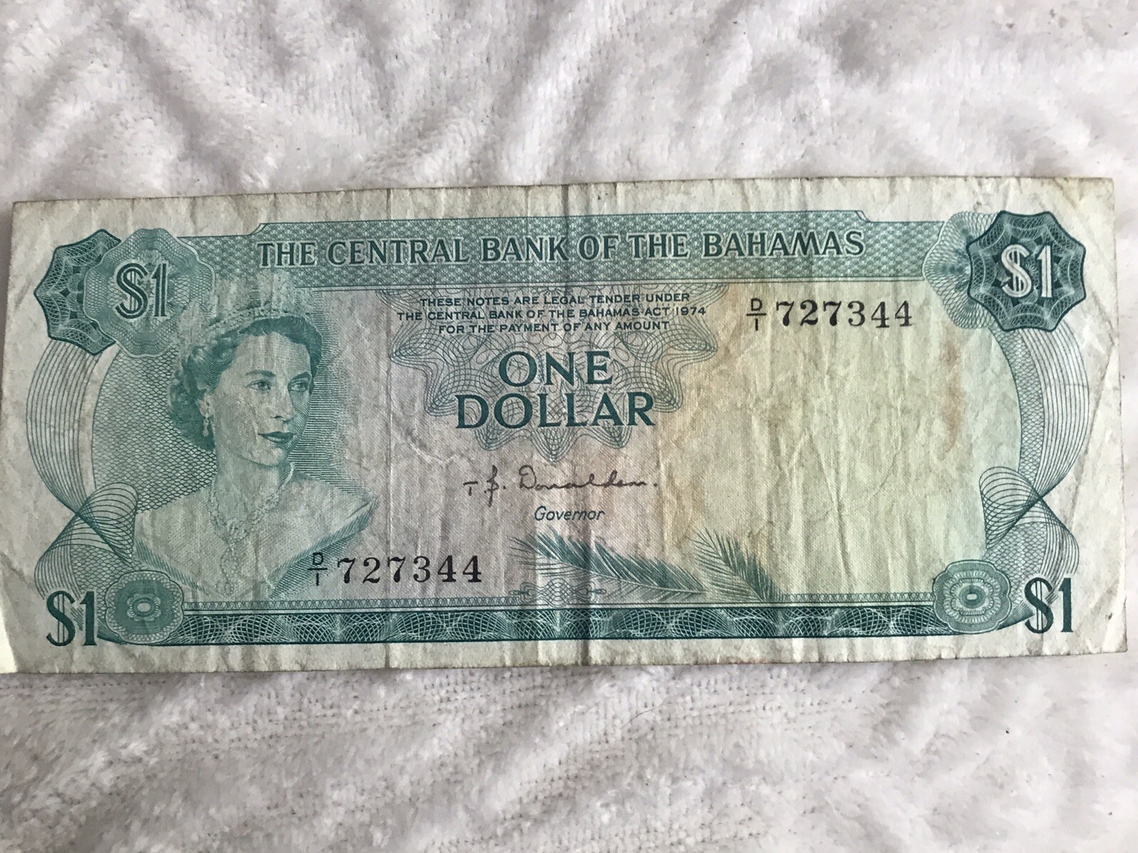 Bahamas Government 1 Dollar Bank Note P-18 1965 Colorful Sea life Art & Queen
