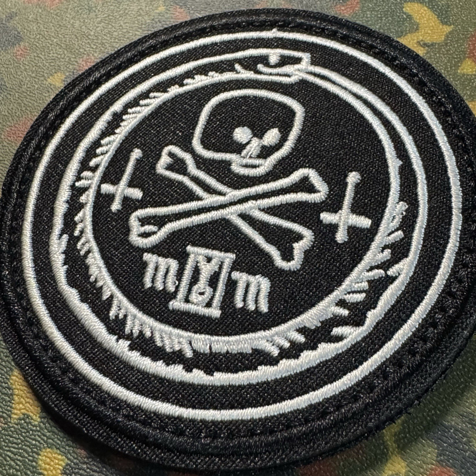 MEMENTO MORI Round Embroidered Patch Hook Loop OUROBOROS CROSSBONES GOTHIC GOTH