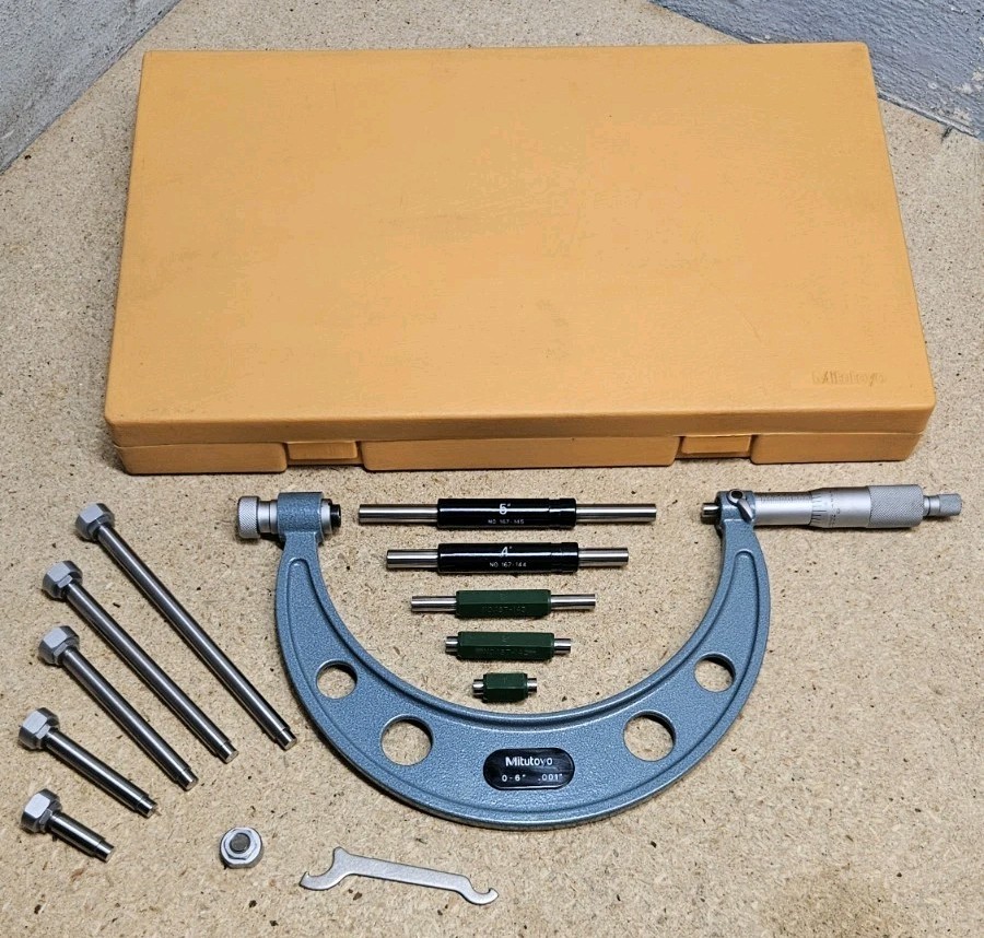 Mitutoyo No. 104-137 0-6" .001" interchangeable anvil micrometer set w/standards