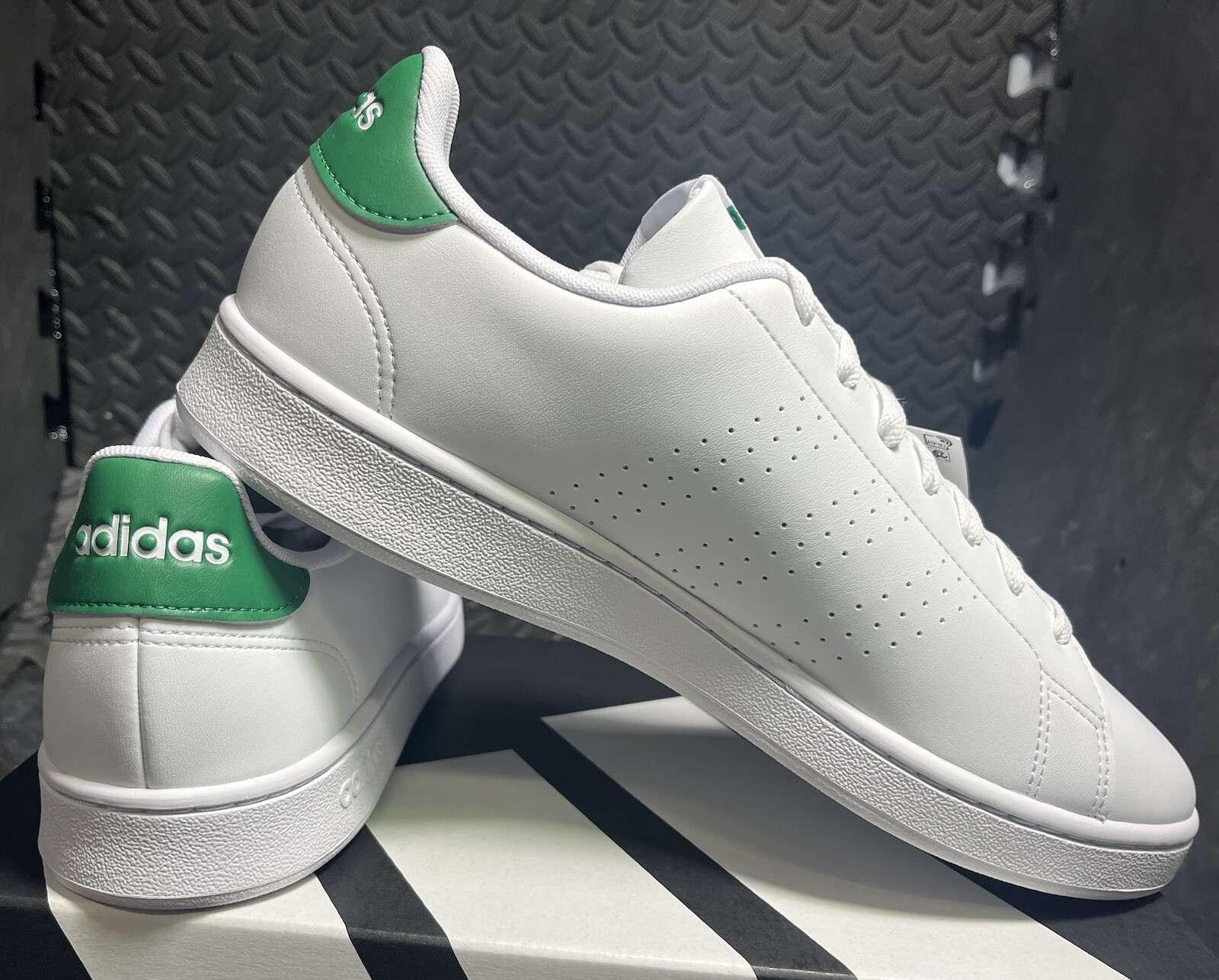 Adidas Advantage Base White Green Mens Sz 10 NEW W Box/tag FREESHIP GZ5300