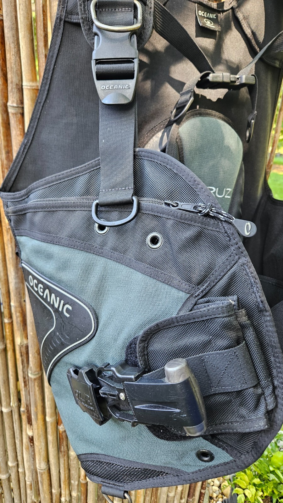 Oceanic Cruz BCD with Integrated Weight Pockets, Medium, Great condition