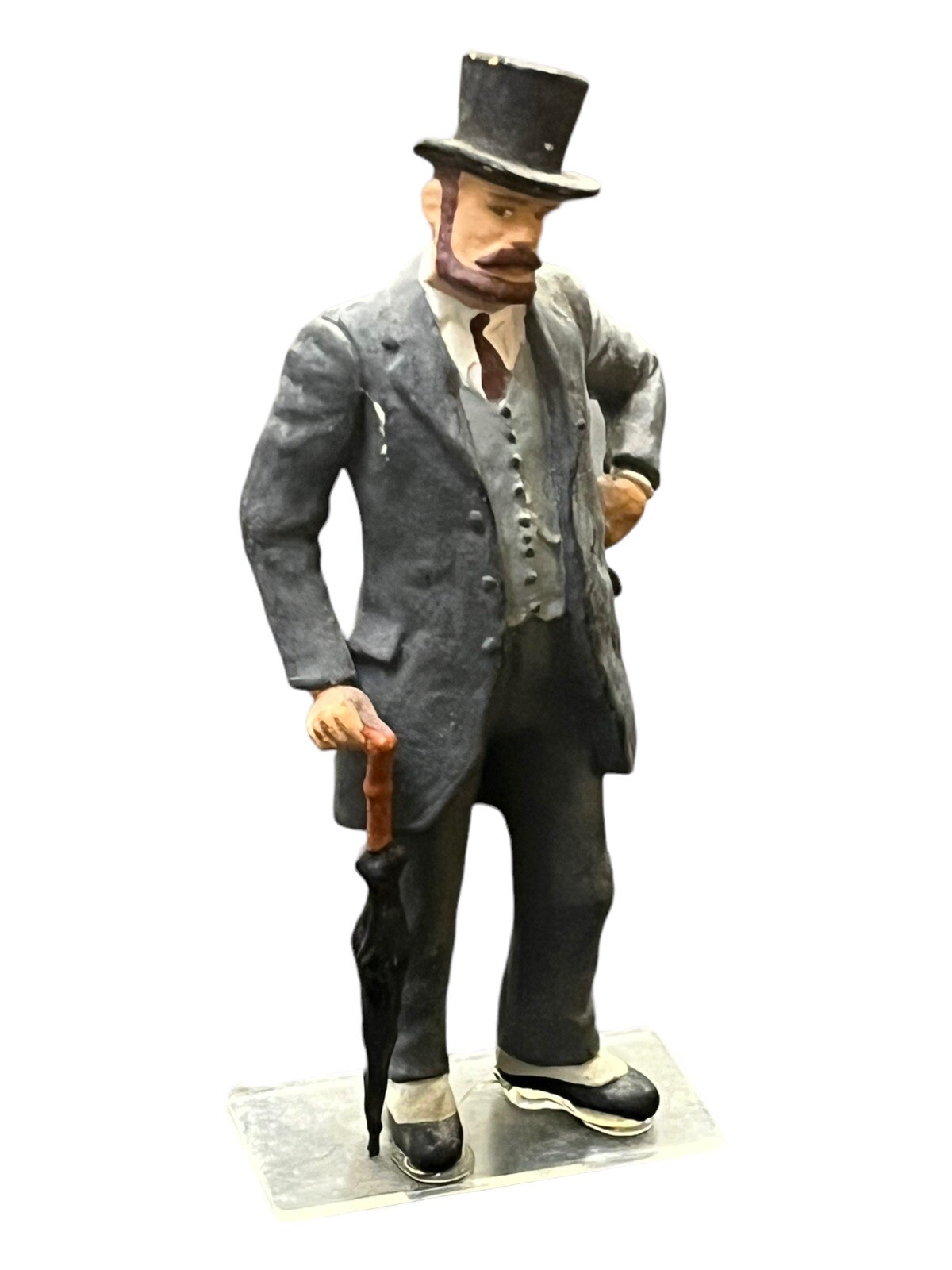 Preiser 1:22,5 Citizen With Hat and Umbrella, Railway Figure