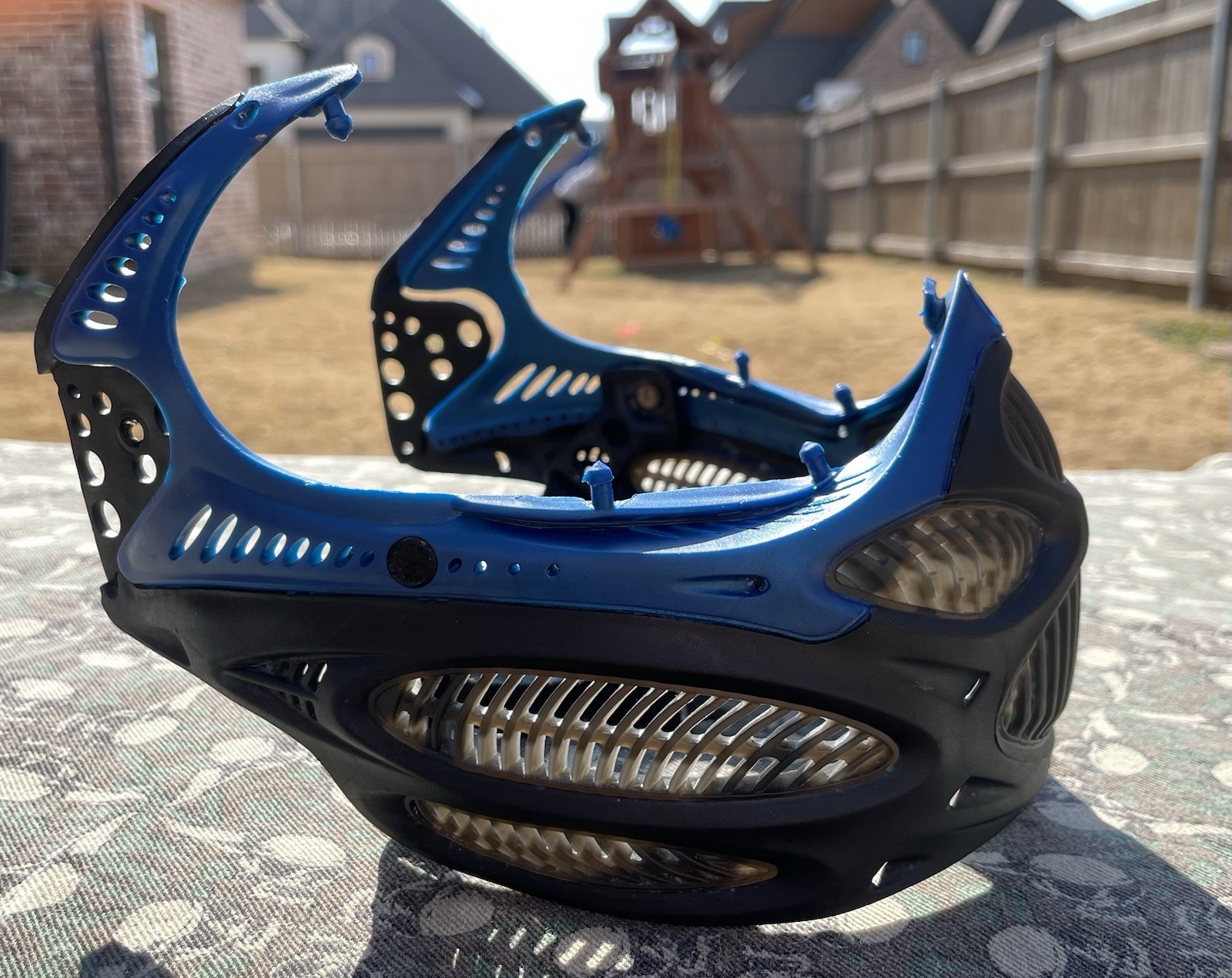 Dye I3 Pro Blue Paintball Mask Bottom