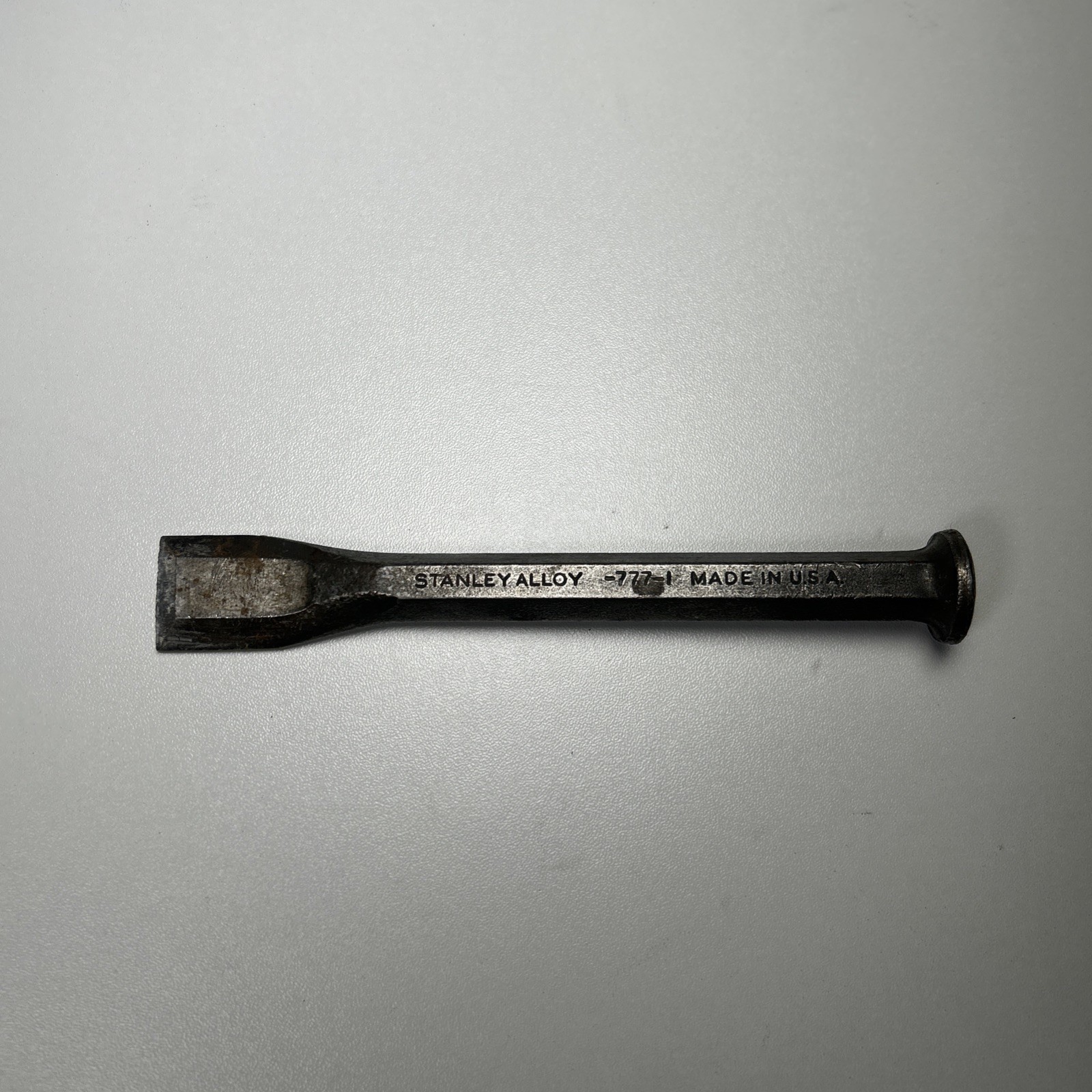 Vintage Stanley Alloy No. 777-1 All Steel Bevel Edge Chisel,1" X 8-5/16" USA