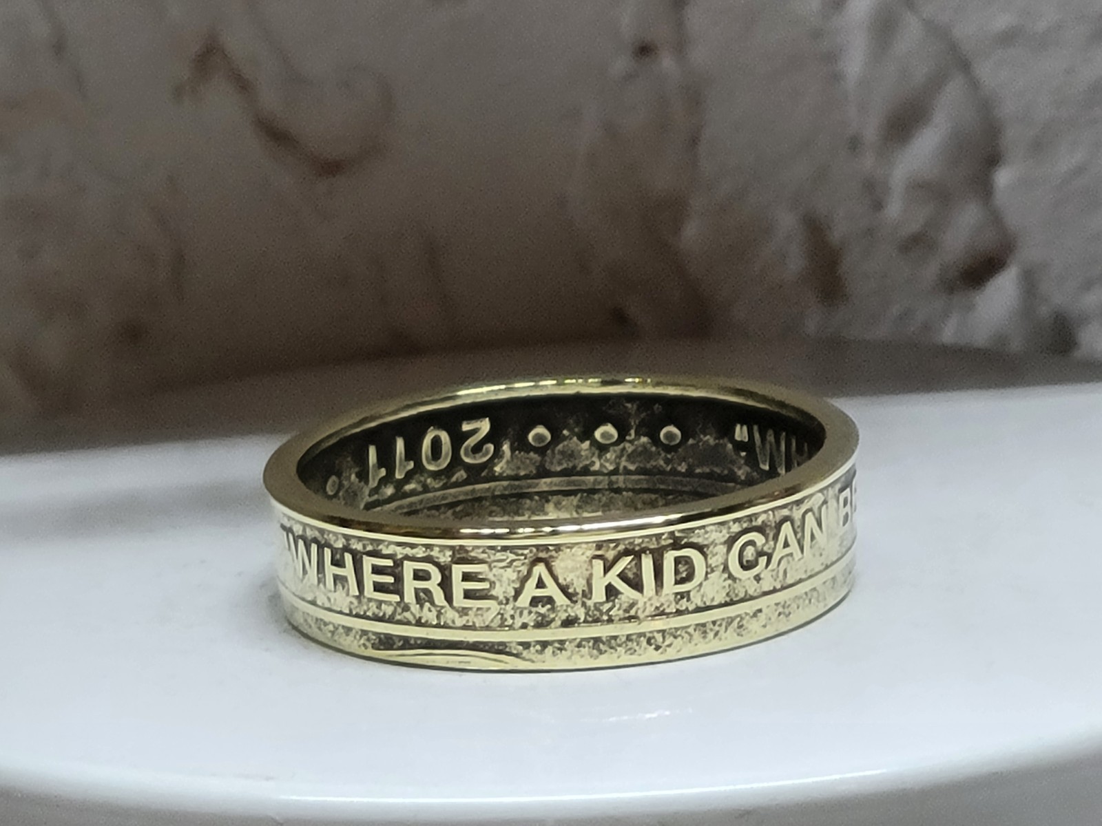 CHUCK e CHEESE - 2011 - Size 12     Token Coin Ring