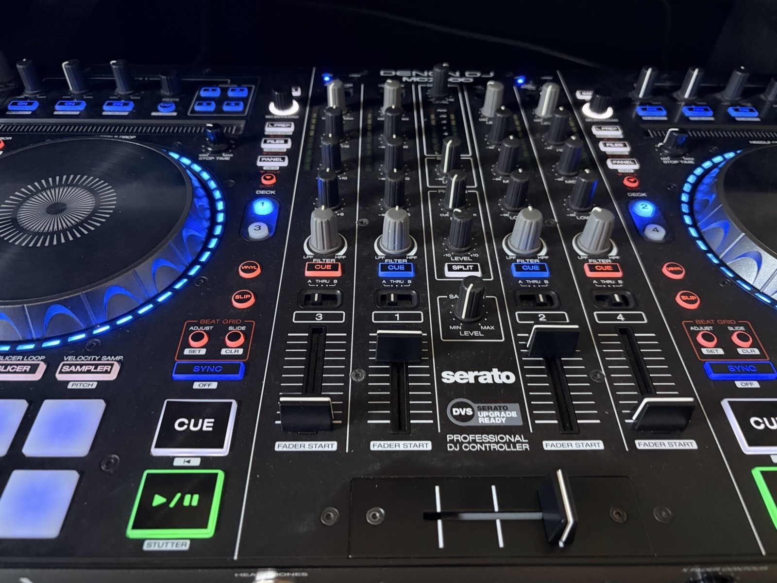 Denon DJ MC7000 4-Channel Serato DJ Controller w/ Odyssey Flight Case