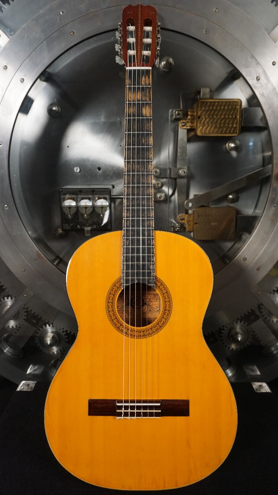 Kay KCL380 Korea Classical Guitar w/ Gig Bag