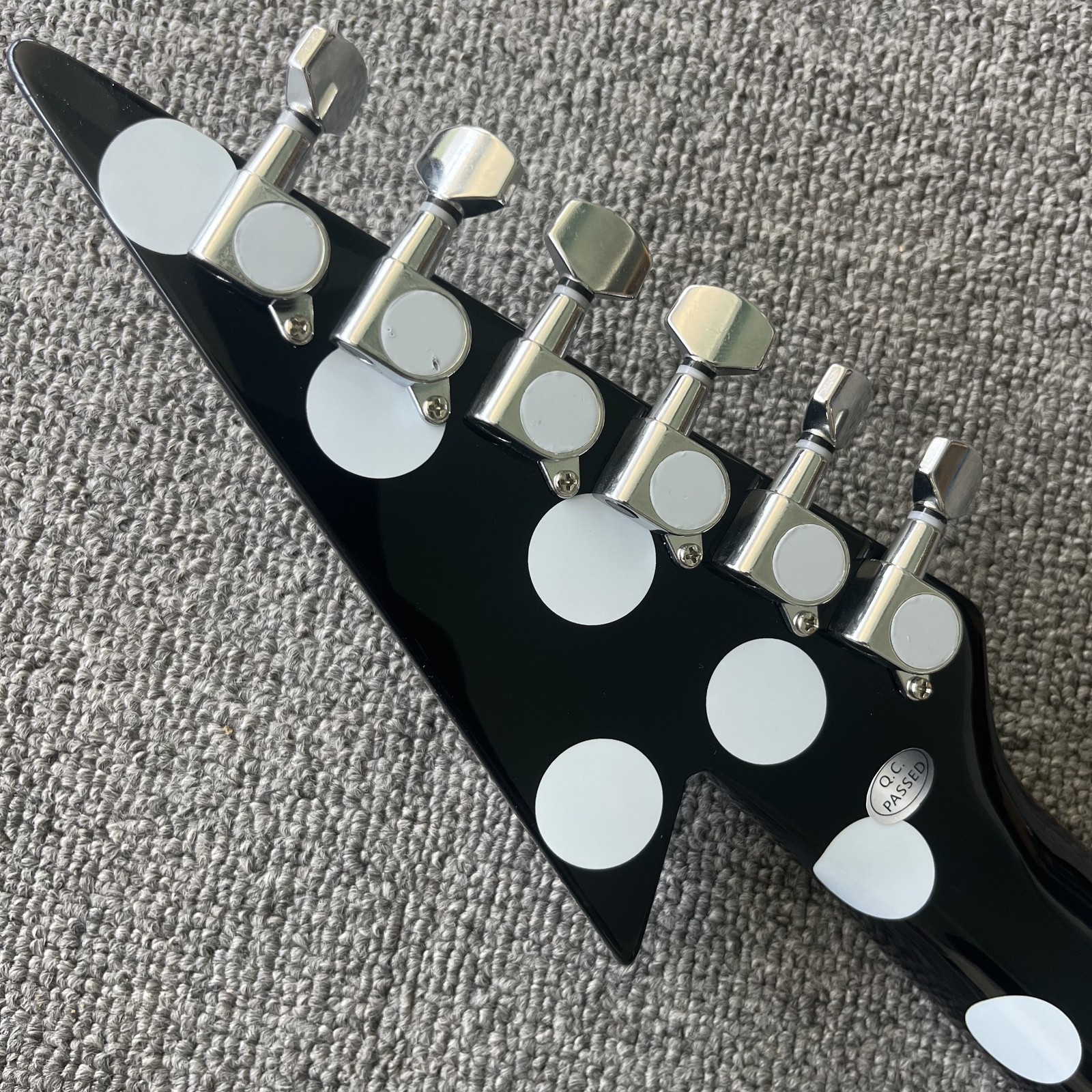 Solid Electric Guitar V Shape H-H Pickups Polka Dot Black Finish Chriome HW