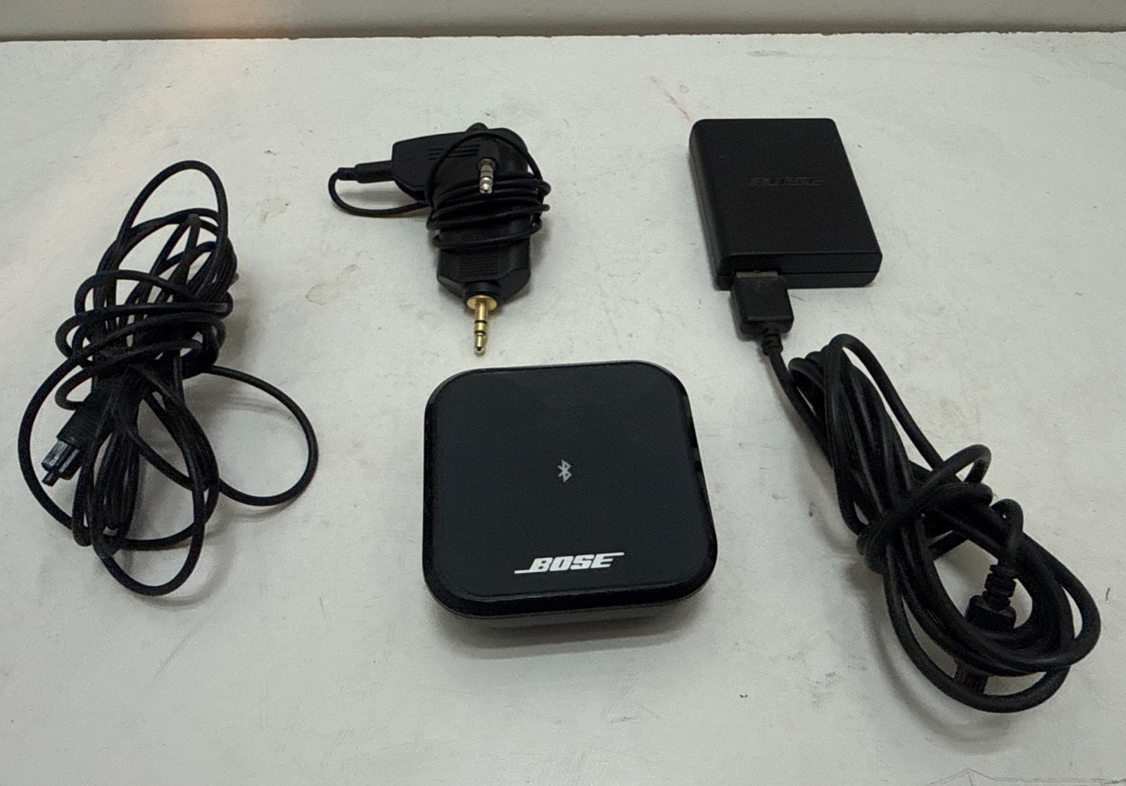 Bose Bluetooth Audio Adapter Model: 418048 - w/ Power Cord, Optical, & Aux Cable