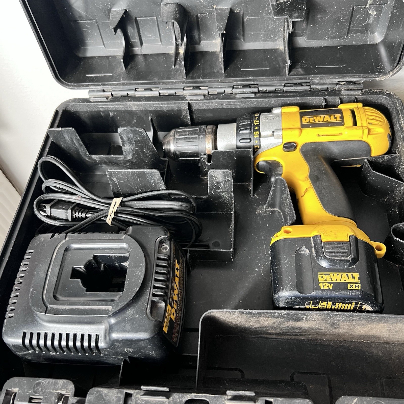 DeWalt DW980 12V XRP Cordless Drill Kit Y2K Vintage Battery Charger Case TESTED