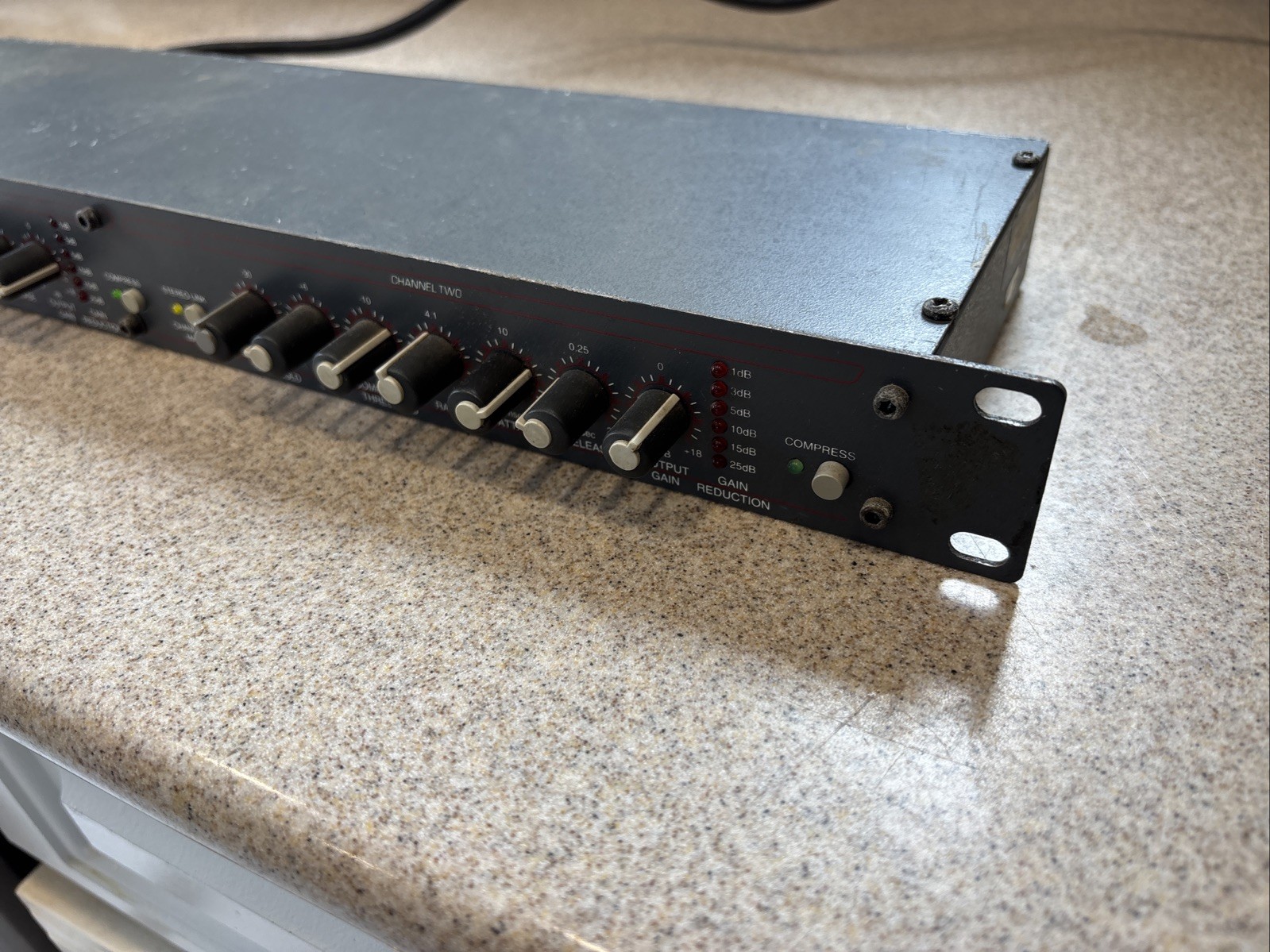 Rack Mount DOD 866 Series II 2 Channel Gated Compressor Limiter
