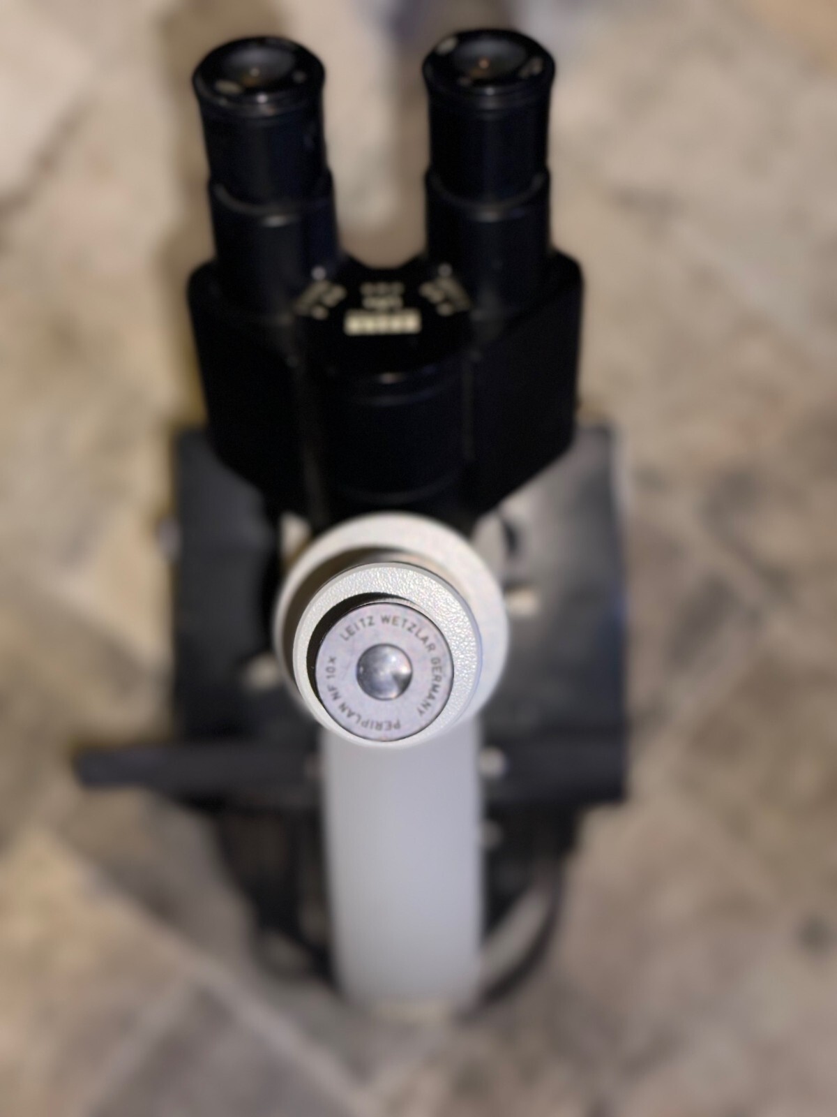 Zeiss Universal Microscope 47 30 15 with objectives