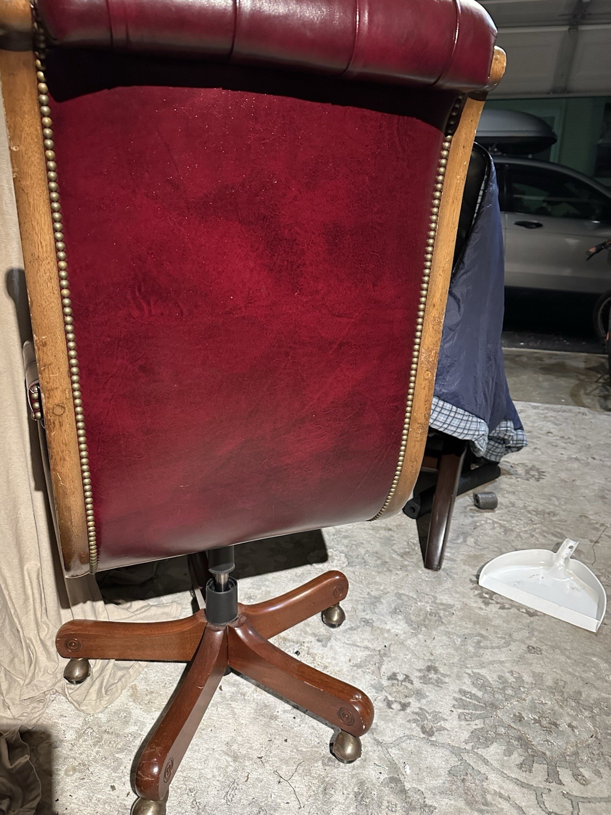 Kittinger Executive Tufted Leather Desk chair With Adjustable Base