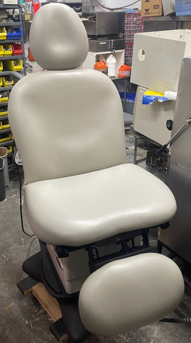 Midmark 630 With Swivel