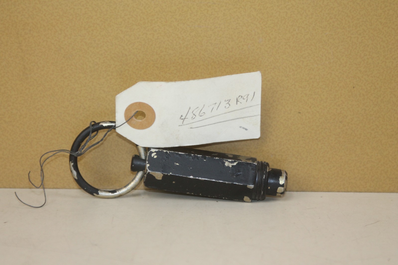 IH International PIN 486713R91