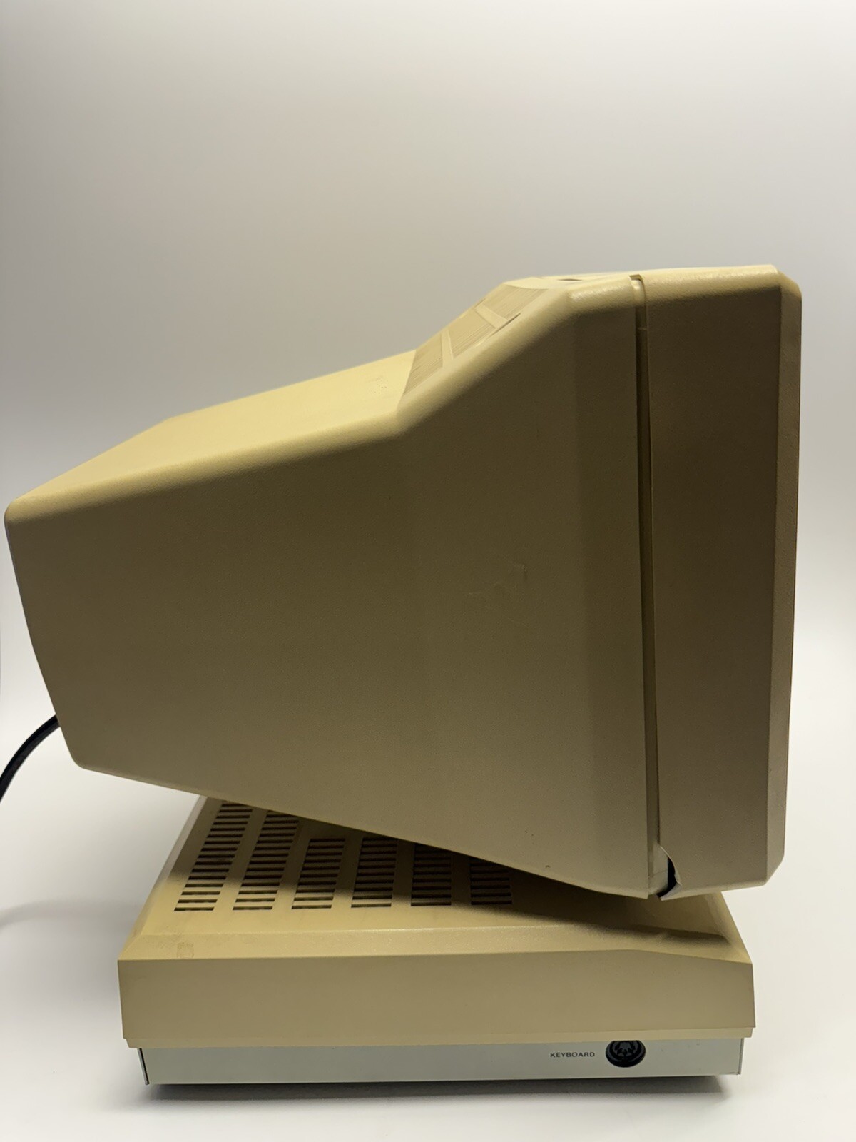 Vintage Zenith Data Systems 14ZDC3 Eazy PC Computer Powers Up