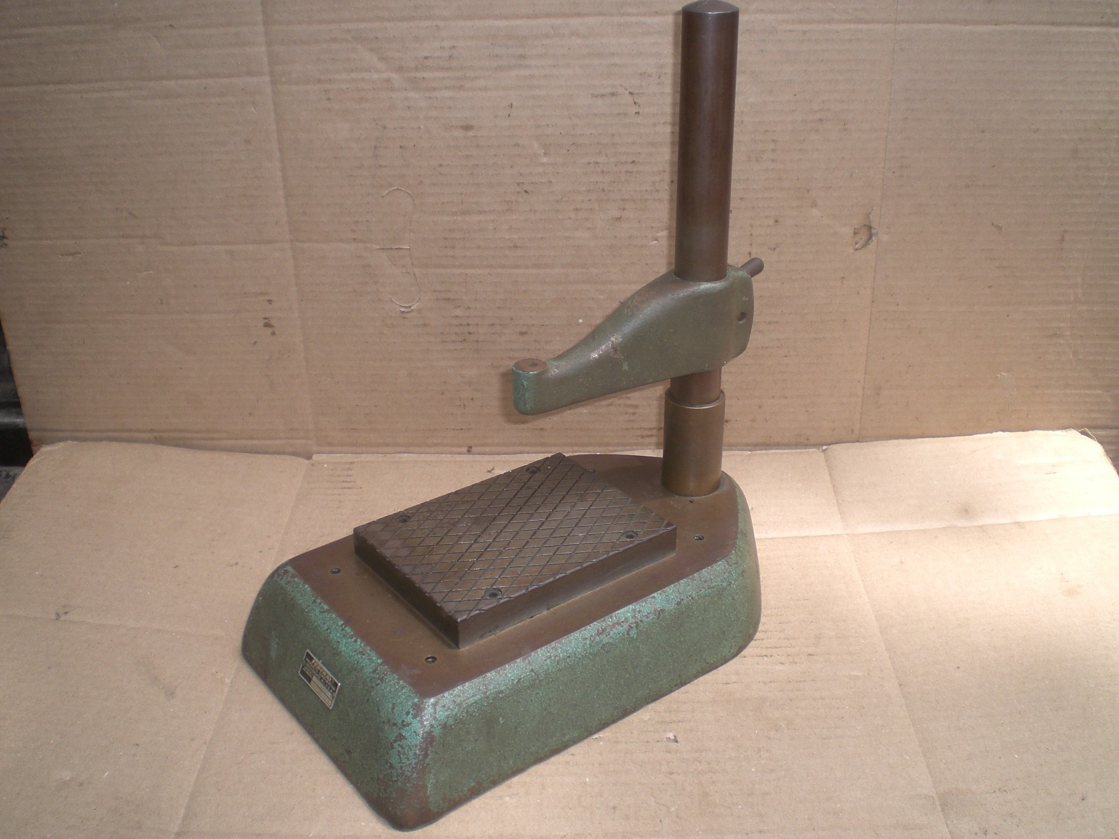 Vintage Large Federal Comparator stand Model NB 60