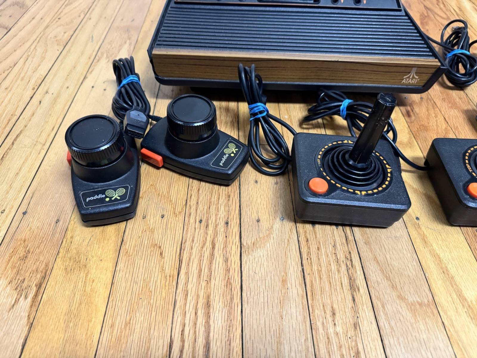 Vtg Atari 2600 System Console Manual Inserts Games Joystick Paddles Power WORKS