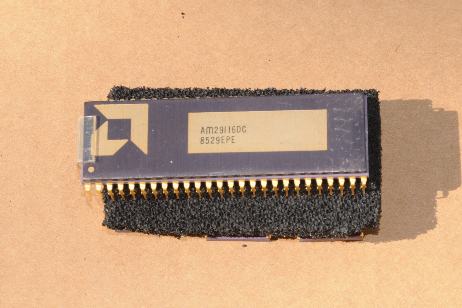 AMI AM29116DC DRIVER CHIP, GOLD-CERAMIC PACKAGE, NEW, REPAIR OR GOLD RECOVERY