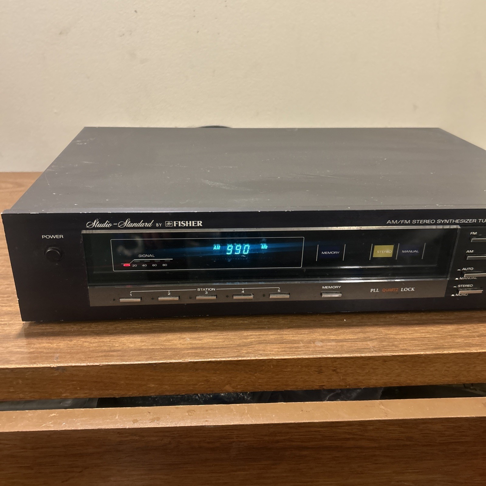 Fisher Studio-standard Synthesizer Tuner FM-660