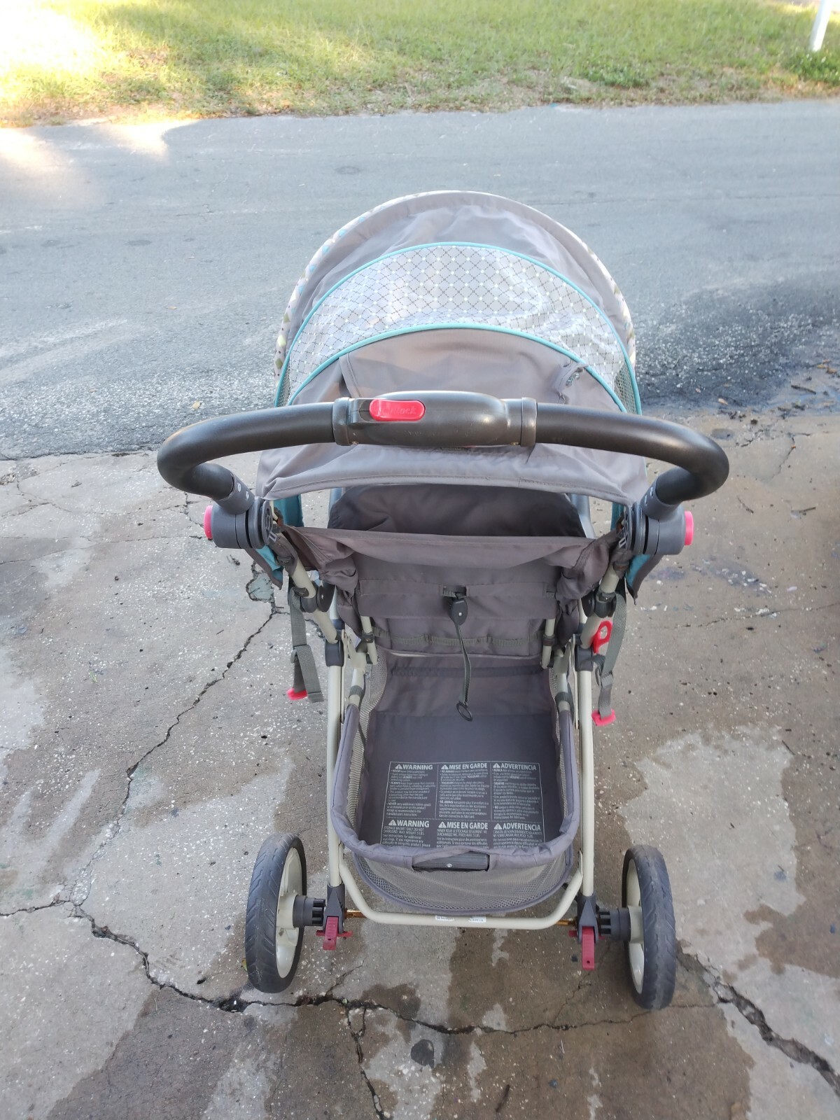 Baby Trend Stroller... safety belt