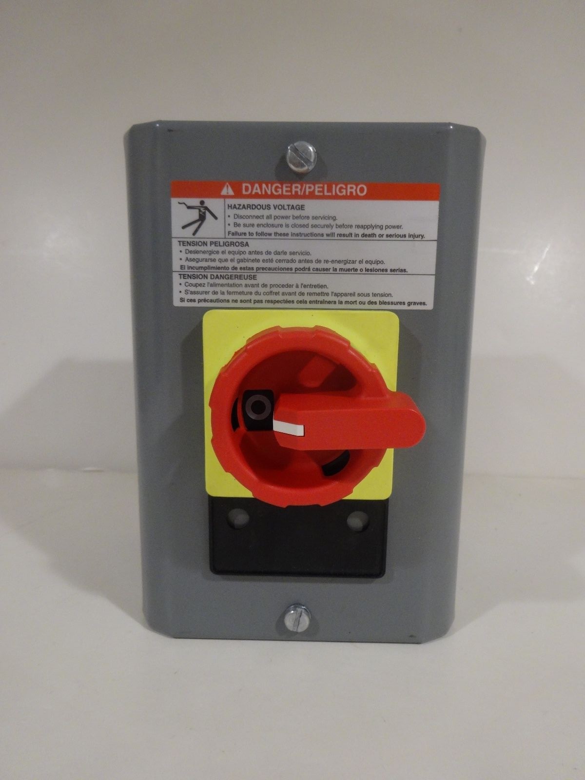 Square D 9421V1G30 LOADBREAK SWITCH 600VAC 20A type 1 enclosure schneider elect