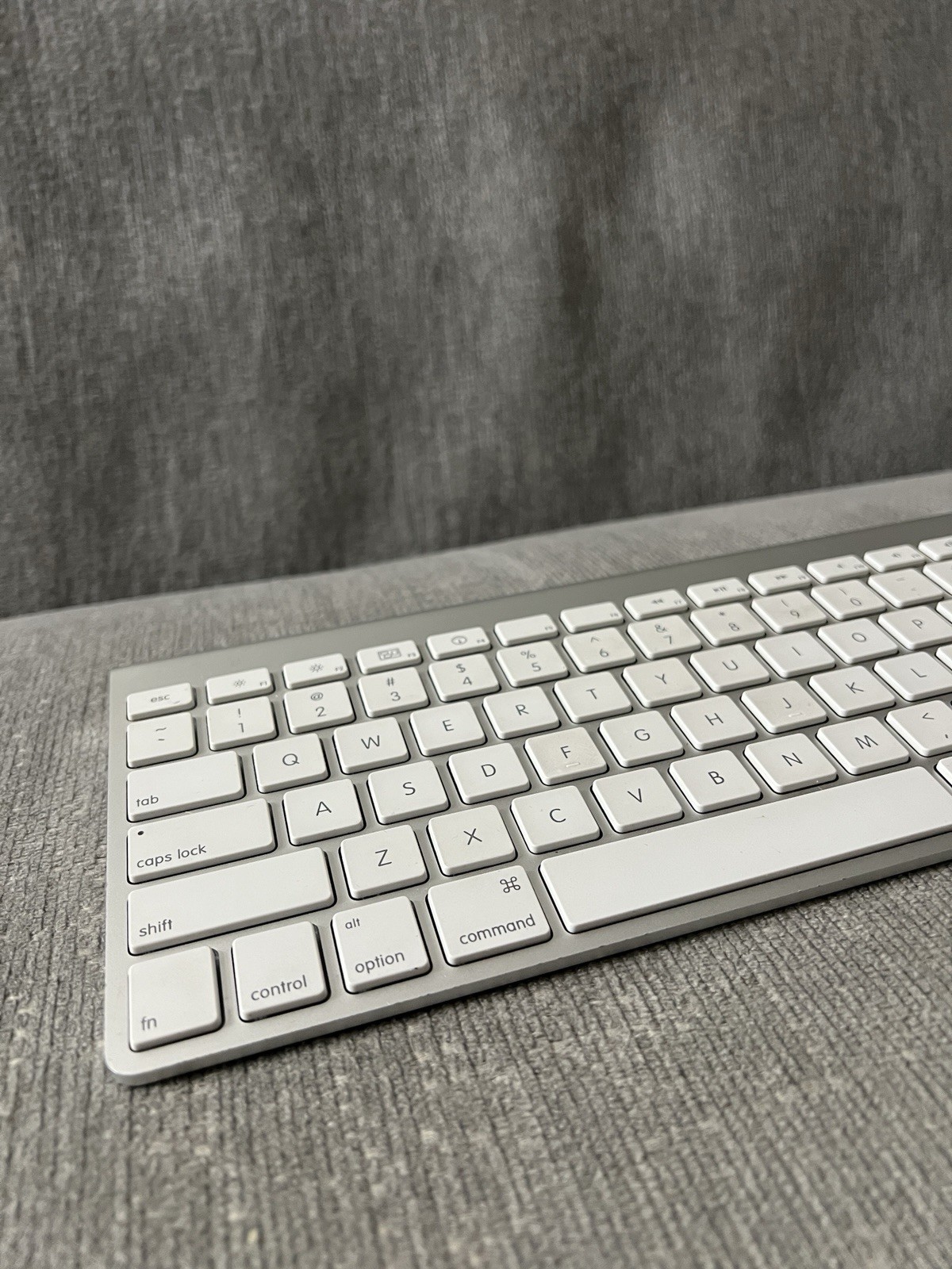 Apple Battery Powered Wireless Keyboard Model A1314 Tested